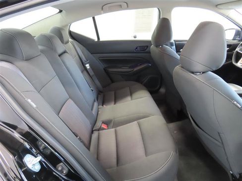 Used 2023 Nissan Altima 2.5 SV image 32