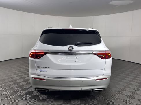 Used 2024 Buick Enclave Premium image 4