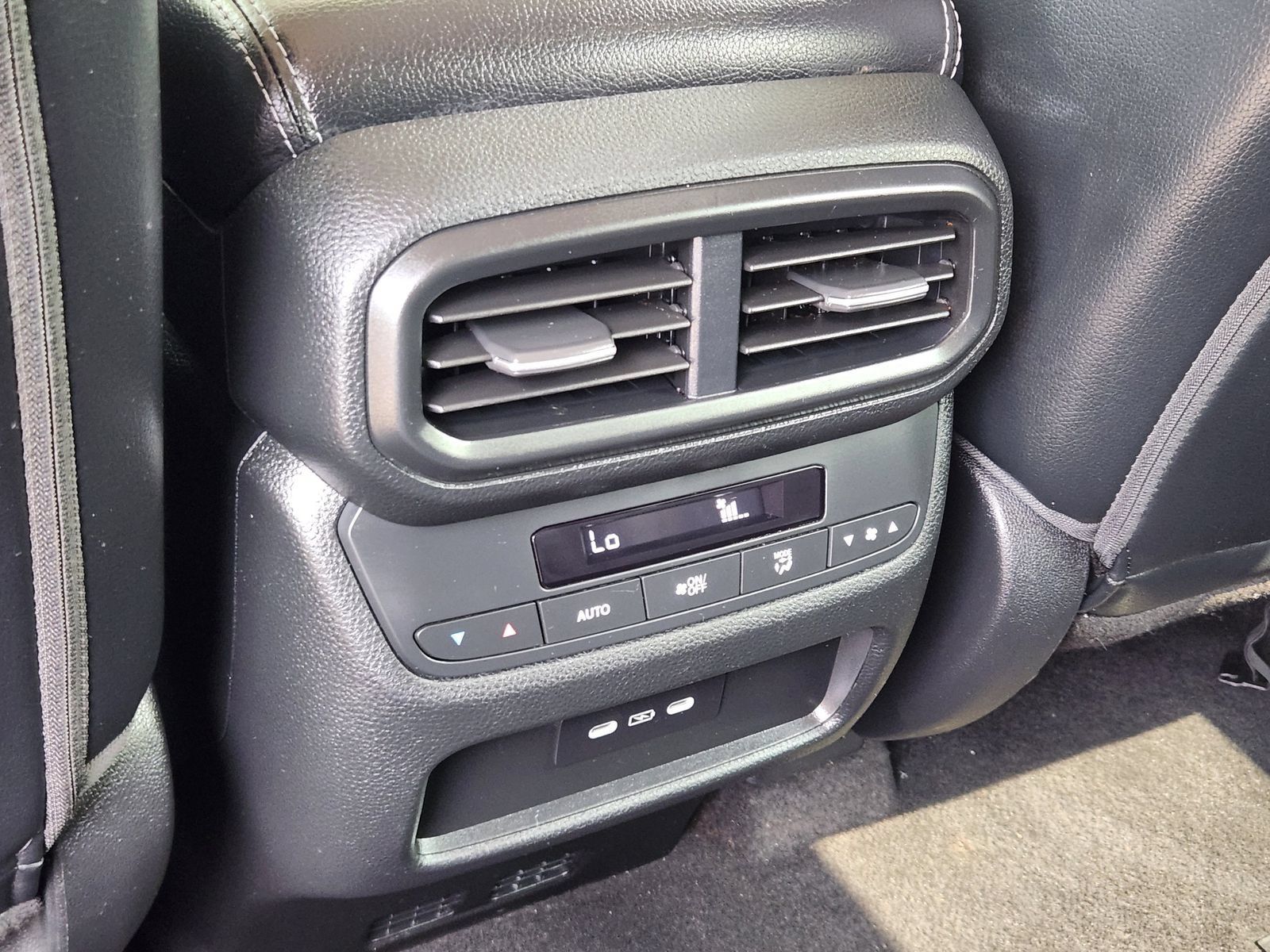 Used 2025 Honda Pilot EX-L image 34