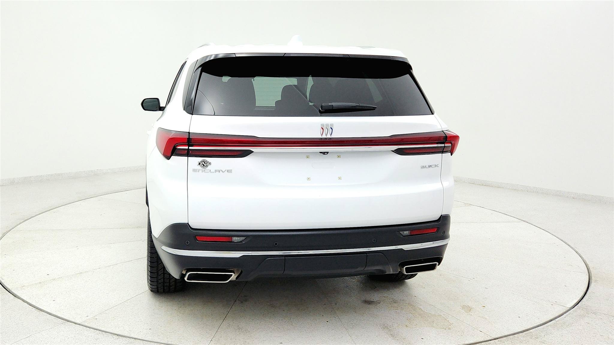 Used 2025 Buick Enclave Preferred FWD image 4