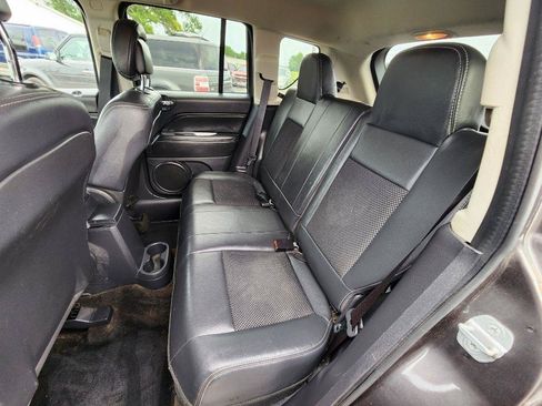 Used 2014 Jeep Compass Latitude FWD image 17