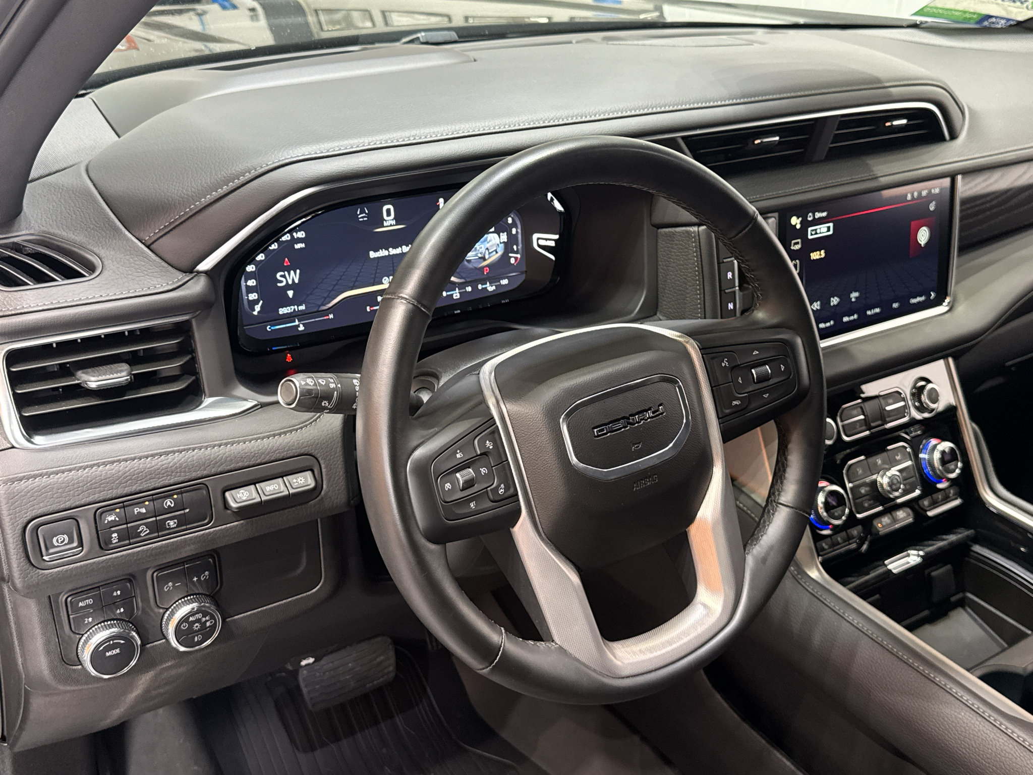 Used 2024 GMC Yukon Denali AWD/4WD image 20