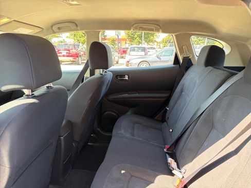 Used 2015 Nissan Rogue S FWD image 18