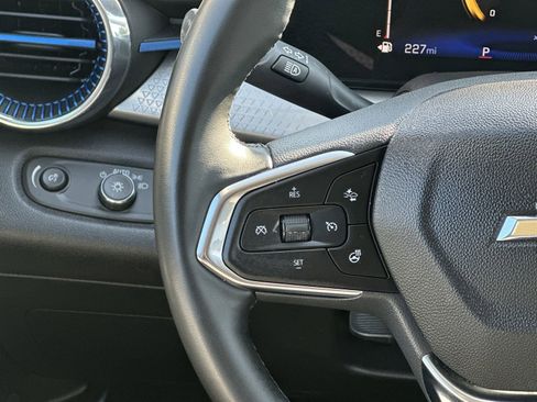 Certified 2025 Chevrolet Trax LT w/ LT Convenience Package image 20