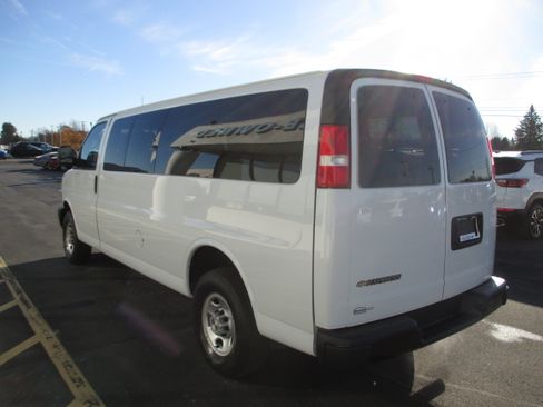 Used 2023 Chevrolet Express 3500 LS image 5