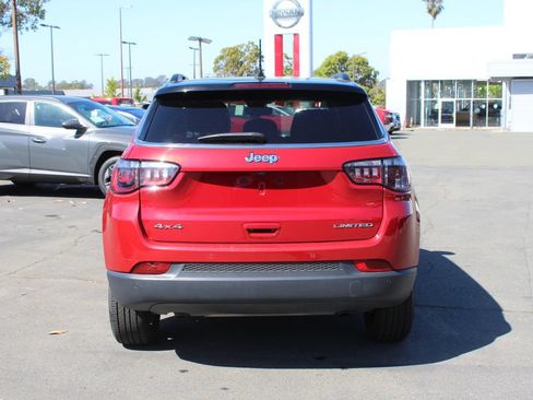 Used 2025 Jeep Compass Limited AWD/4WD image 8