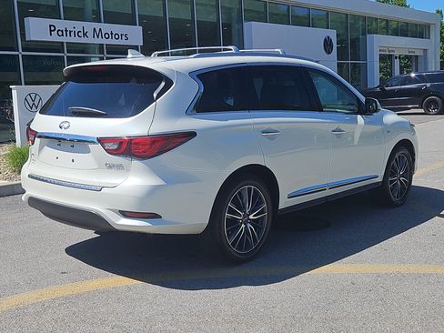 Used 2019 INFINITI QX60 Luxe w/ Sensory Package AWD/4WD image 2