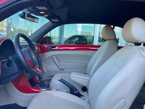 Used 2019 Volkswagen Beetle 2.0T SE w/ SE Premium Package FWD image 6