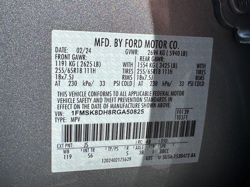 Used 2024 Ford Explorer XLT w/ Equipment Group 202A AWD/4WD image 28