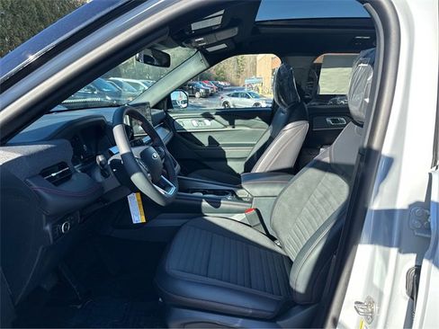 New 2026 Ford Explorer ST-Line w/ ST-Line Street Pack image 9