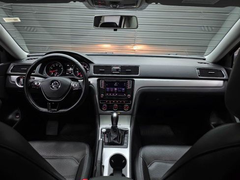 Used 2019 Volkswagen Passat 2.0T Wolfsburg w/ Wheels & Sunroof Package FWD image 11