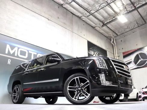 Used 2019 Cadillac Escalade ESV Premium Luxury image 75