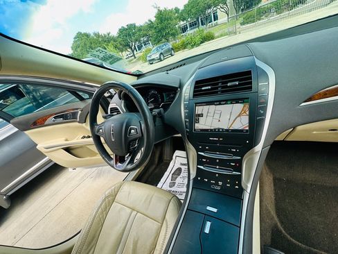 Used 2014 Lincoln MKZ Hybrid FWD image 26