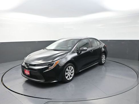 Used 2024 Toyota Corolla LE FWD image 39