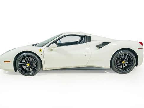 Used 2018 Ferrari 488 Spider RWD image 3