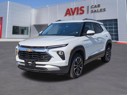 Used 2025 Chevrolet TrailBlazer LT image 1