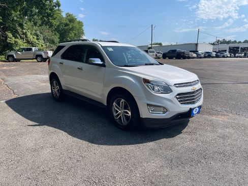Used 2017 Chevrolet Equinox Premier w/ Enhanced Convenience Package FWD image 9