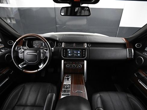 Used 2016 Land Rover Range Rover HSE image 17