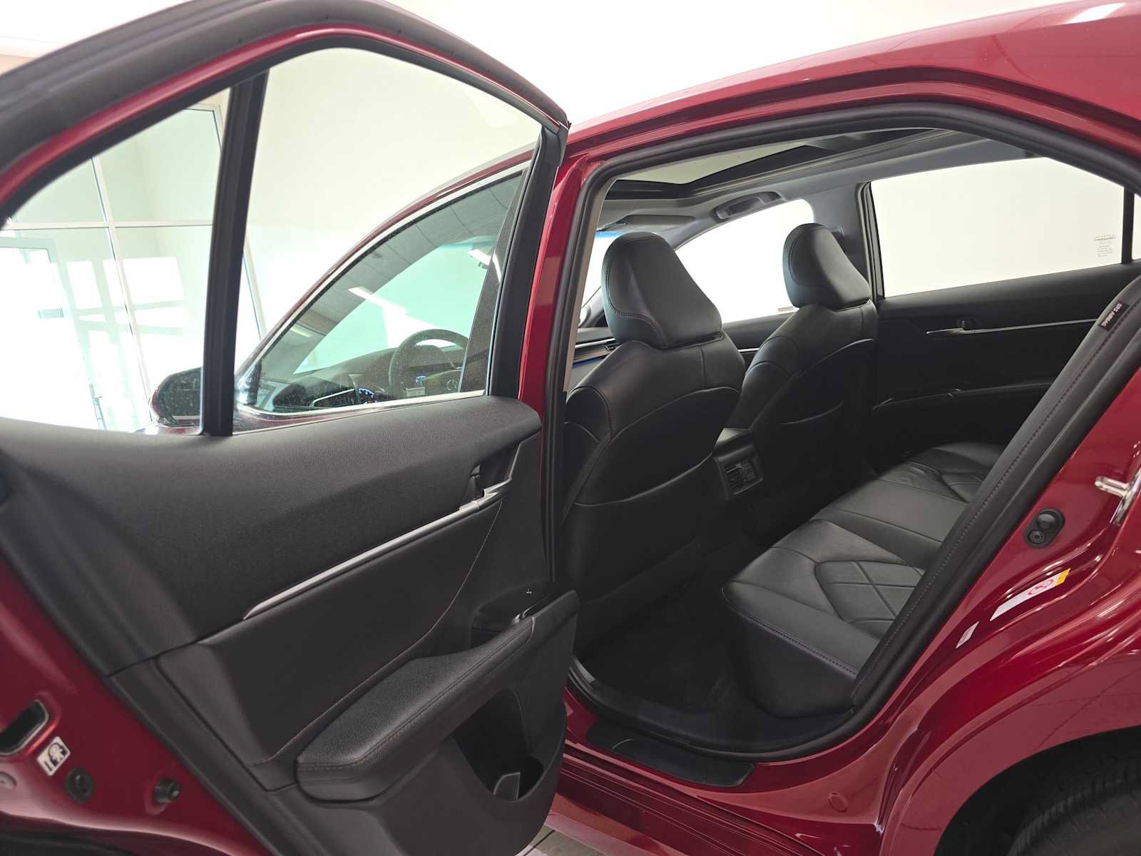 Used 2018 Toyota Camry XLE w/ Audio Package FWD image 26