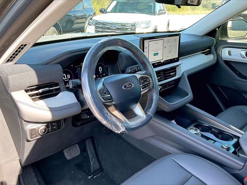 New 2026 Ford Explorer Active w/ Active Comfort Package image 5