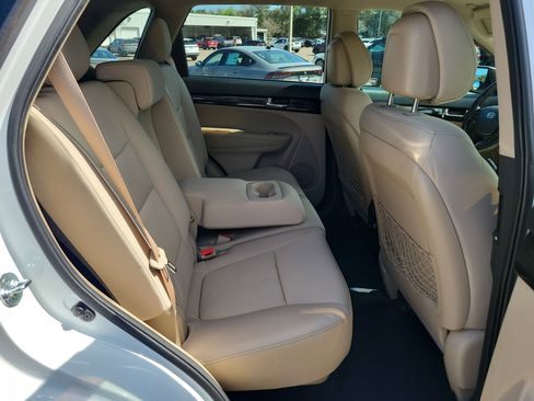 Used 2012 Kia Sorento LX image 10