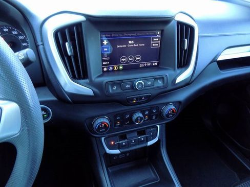 Used 2023 GMC Terrain SLE w/ Driver Convenience Package image 17