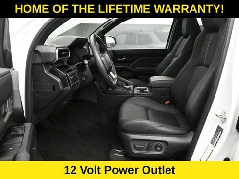 Used 2025 Toyota 4Runner Limited AWD/4WD image 14