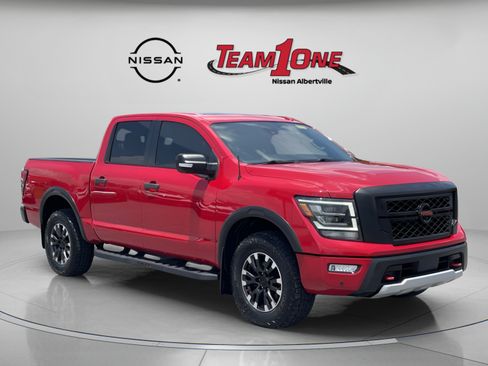 Used 2021 Nissan Titan PRO-4X w/ Pro-4x Convenience Package AWD/4WD image 1