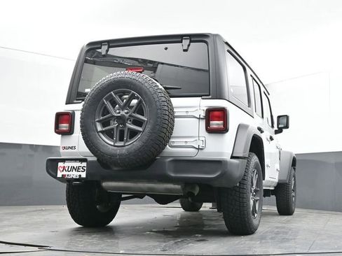 Used 2025 Jeep Wrangler Sport S image 46
