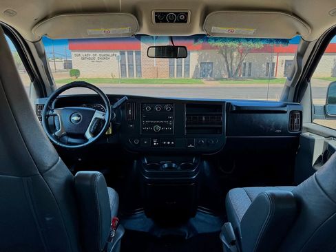 Used 2017 Chevrolet Express 2500 image 23