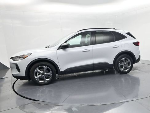 Used 2025 Ford Escape ST-Line FWD image 4