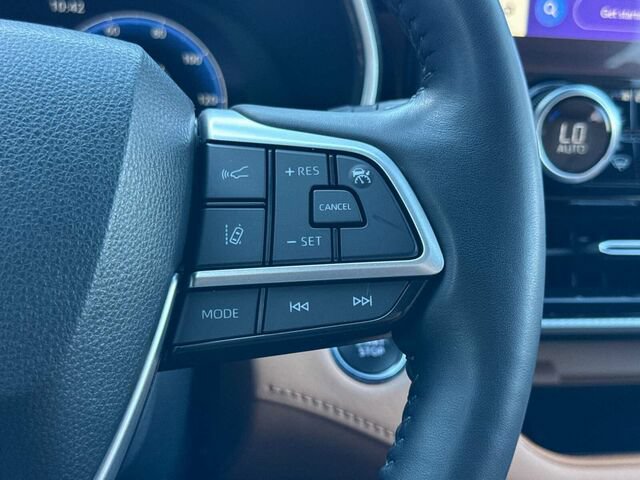 Used 2023 Toyota Highlander Platinum AWD/4WD image 29