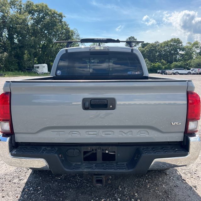 Used 2019 Toyota Tacoma TRD Off-Road AWD/4WD image 9
