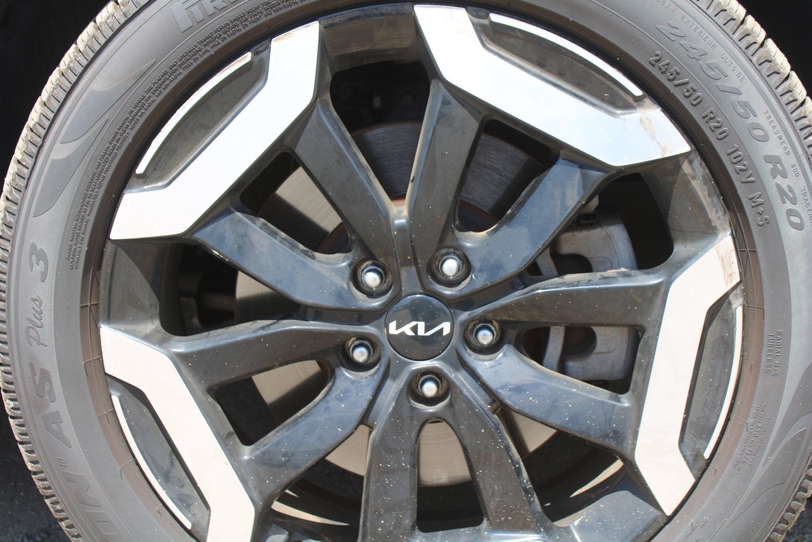 Certified 2023 Kia Telluride S w/ S Sunroof Package AWD/4WD image 18