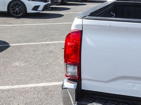 Used 2022 Toyota Tacoma SR5 RWD image 8