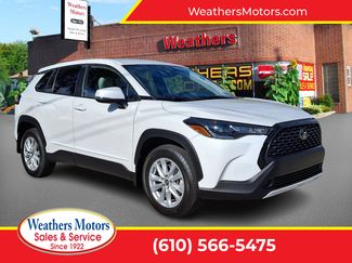 Used 2022 Toyota Corolla Cross LE image 1