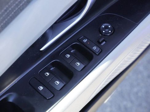 Used 2024 Hyundai Elantra Limited FWD image 11