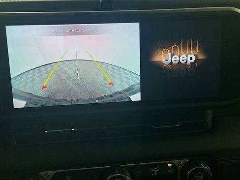 Used 2024 Jeep Wrangler Unlimited Rubicon 4xe AWD/4WD image 22