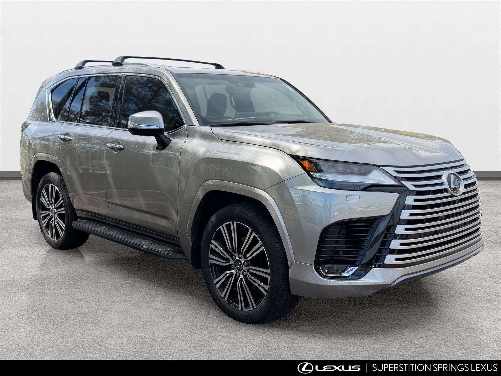 Used 2024 Lexus LX 600 4WD w/ Luxury Package image 2