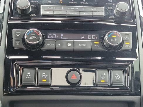 Used 2021 Nissan Titan PRO-4X w/ Pro-4x Convenience Package AWD/4WD image 35