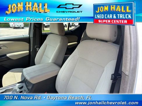 Used 2023 Chevrolet Traverse LT FWD image 16