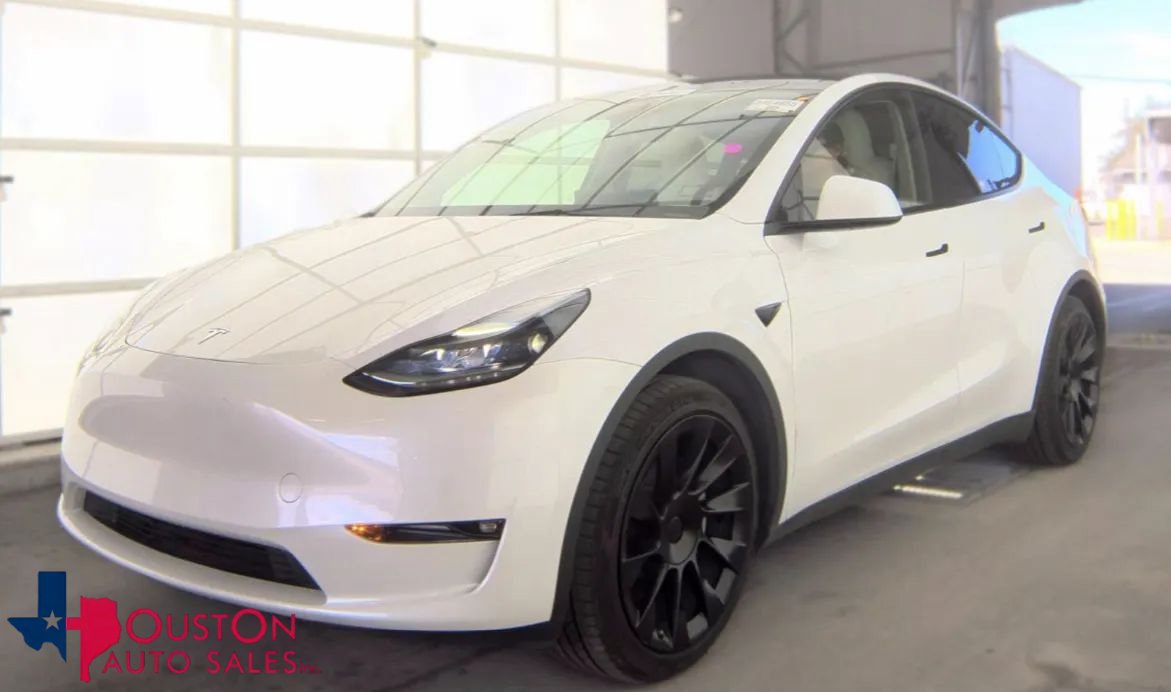 Used 2023 Tesla Model Y Long Range AWD/4WD image 1