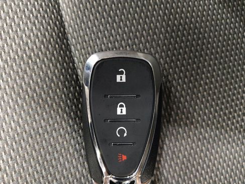 Used 2020 Chevrolet Traverse LT FWD image 32