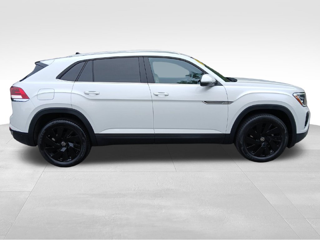 Used 2026 Volkswagen Atlas Cross Sport SE w/ Black Wheel Package AWD/4WD image 8