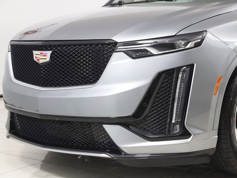 Used 2024 Cadillac XT6 Sport image 58