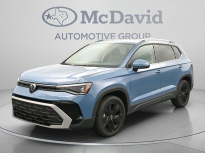Used 2025 Volkswagen Taos SE w/ Black Wheel Package