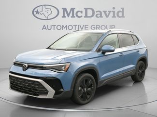 Used 2025 Volkswagen Taos SE w/ Black Wheel Package FWD video 1