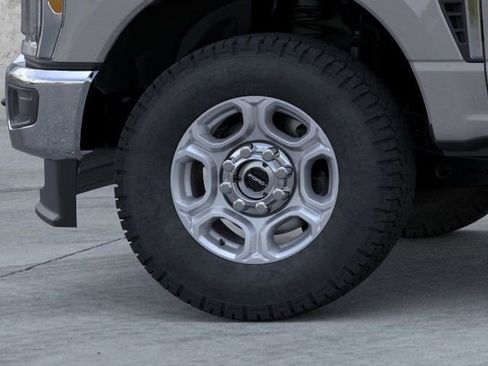 New 2026 Ford F250 XLT w/ FX4 Off-Road Package image 19