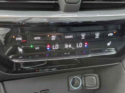 New 2026 Buick Encore GX Avenir w/ Avenir Technology Package AWD/4WD image 28
