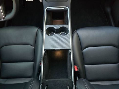 Used 2021 Tesla Model Y Long Range image 27